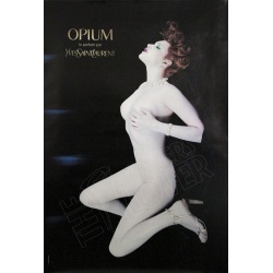 ysl-opium-femme-nue-allongee-w800px